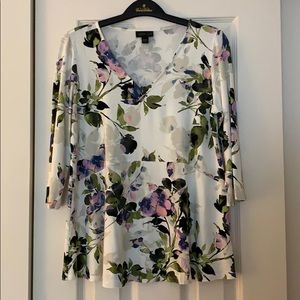 💕 Floral v-neck blouse